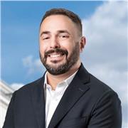 Insegnante madrelingua portoghese, laureato in pedagogia, offre lezioni dinamiche e su misura per stranieri.